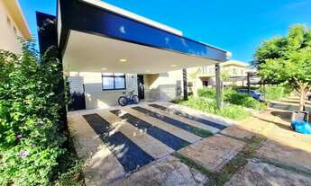 Imagem 2: Casa sobrado de 336m² com 03 suítes à venda em condomínio - Vila do Golf