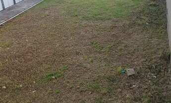 Imagem: Terreno plano e de 180 m² dentro de condomínio