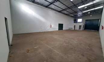 Imagem 2: Galpão comercial de 290m² com 03 vagas de garagem para locação - Vila Carvalho