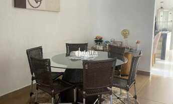 Imagem 3: Casa residencial disponível para venda no bairro Jardim Holanda em Uberlândia-MG