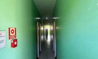 Imagem 7: Quarto grande com vista para o jardim conforto e natureza em um só lugar!