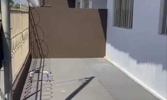 Imagem 3: Vendem-se 3 casas, cada uma com 80m², perfeitas para moradia ou investimento