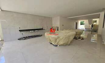 Imagem 2: Casa Duplex no Alphaville 4 com 5 Suítes sendo 2 com Closet (Próximo do clube de Lazer