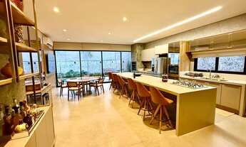 Imagem 7: Casa de condomínio para venda tem 270 metros quadrados com 4 quartos