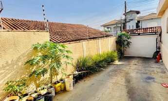 Imagem 4: Casa grande com 4 vagas coberta no centro Bairro Vila Góis Anápolis