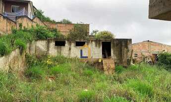 Imagem 5: Terreno à Venda com Edícula Inacabada - Oportunidade Imperdível!