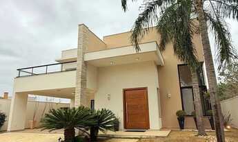 Imagem 2: Imóvel para aluguel possui 380 metros quadrados com 4 quartos