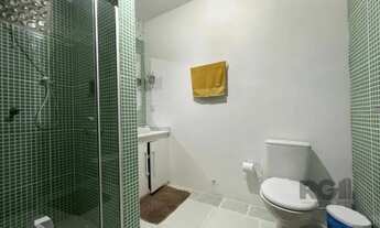 Imagem 5: Casa avulsa em Atlântida, totalmente reformada, com 5 dormitórios , duas suítes, pátio arb