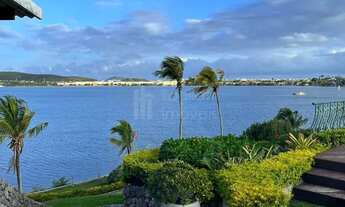 Imagem 3: Situada às margens do Canal de Cabo Frio, com vista panorâmica