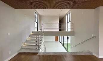 Imagem 6: Sobrado á venda de alto padrão em Condomínio fechado-Anápolis, com 4 suítes e 332 metros d