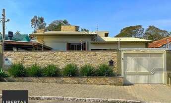 Imagem: Ótima Residência com 4D, piscina e garagem