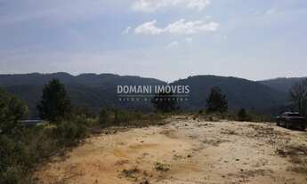 Imagem 3: Belo Terreno Plano à Venda na Região do Parque da Água Santa - Campos do Jordão/SP