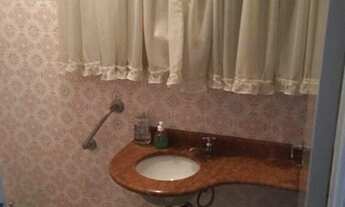 Imagem 6: Maravilhosa casa coladinha ao metrô