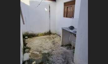 Imagem 2: Alugo casa em Felipe camarão R$380,00não paga água