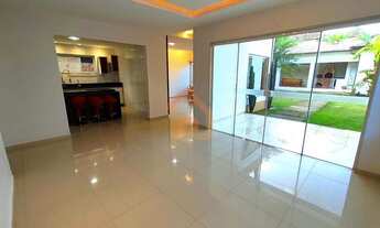 Imagem 5: Casa de condomínio para venda tem 200 metros quadrados com 4 quartos