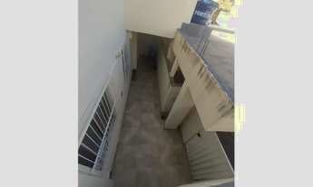 Imagem 2: Apartamento com 2 quartos e área externa