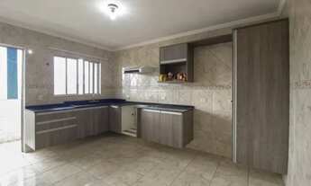 Imagem 3: Sobrado 5 quartos na CIC; 3 Banheiros; Comércio com 3 Banheiros; Amplo estácionamento