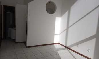 Imagem 2: Casa dentro de condomínio com 2/4 sendo 1 suíte bairro Santa Mônica 2