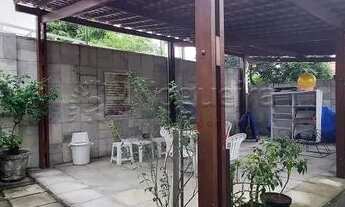 Imagem 4: Excelente casa localizada no bairro do Monteiro, com 230,90 de área construída.++