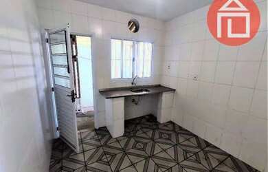 Imagem 4: Casa com uma localização privilegiada perto da rodoviária nova da cidade com Sala, dormitó