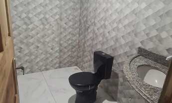 Imagem 5: Casa em rua pública