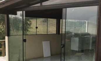 Imagem: Casa Imarui com amplo terreno é vista pra