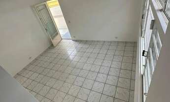 Imagem 5: Casa com 147m², 2 dormitórios, 2 banheiros, sala grande, 2 vagas de garagem e ampla área e