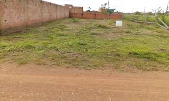 Imagem 2: Excelente Terreno com 300m² no Lagoa Azul, Parcialmente Murado