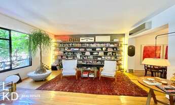 Imagem 2: Apartamento reformado na quadra da praia do Leblon com 240 m²