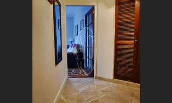 Imagem 2: DIFERENCIADO APARTAMENTO EM PRÉDIO TRADICIONAL DO BAIRRO, EM FRENTE A PRAÇA JULIO DE CASTI