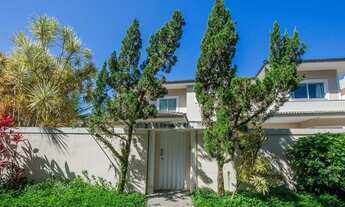 Imagem 2: Casa de condomínio, linda, reformada, vista Verde, com 4 quartos