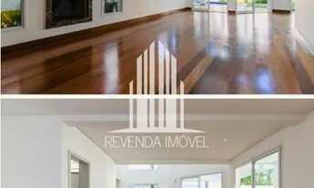 Imagem 2: Imperdível à venda de Casa em Condomínio em Jardim Petrópolis