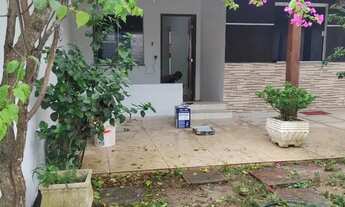 Imagem 6: Casa com piscina privativa dentro de condomínio