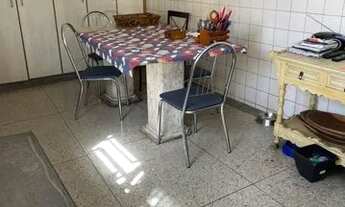 Imagem 6: Sobrado com três dormitórios, sendo um suíte, sala e cozinha grandes