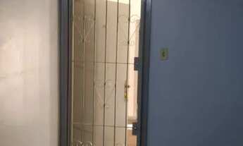 Imagem 2: Apartamento com 2 dormitórios, sala, cozinha, banheiro, área de serviço fechada e sacada