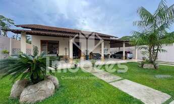 Imagem: Casa à Venda - 3 Suítes - 450m² - 6 Vagas