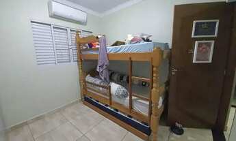 Imagem 3: Sobrado para venda tem 180 metros quadrados com 2 quartos