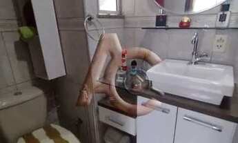 Imagem 6: Excelente casa na Vila da Penha, em condomínio, vazia, com três quartos, suíte e garagem