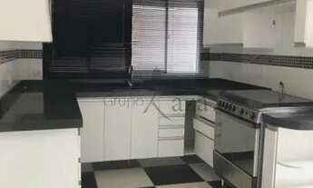 Imagem 2: Casa de condomínio para aluguel e venda com 246 metros quadrados com 3 quartos