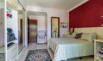 Imagem 6: Casa de Luxo com 4 Suítes, Área de Lazer Completa à Venda em Localização Privilegiada em T