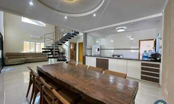 Imagem 8: Casa de alto padrão, com 5 suítes, 261,92 M² de área útil, piscina, churrasqueira, no Flór