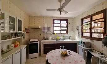 Imagem 6: Casa com 4 quartos em rua asfaltada na 2ª quadra da orla da praia *CC06