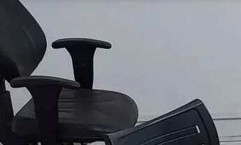 Imagem 3: Sala - Centro Galpão / depósito com aluguel por R$650 /mês