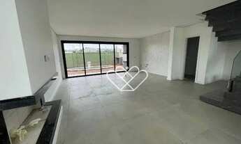 Imagem 4: Conforto e Sofisticação em Casa com Piscina no Condomínio Terras Alpha, Gravataí