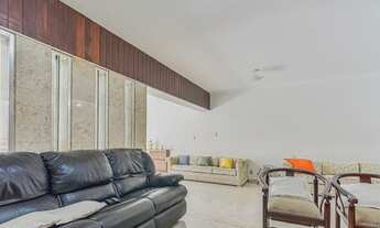 Imagem 5: Sobrado para venda tem 240 metros quadrados com 4 quartos em Bosque da Saúde - São Paulo