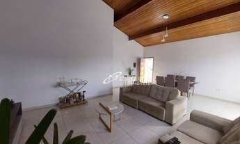 Imagem 3: Casa com 3 dormitórios à venda, pertinho do centro da cidade, por R$820.000,00. Guararema