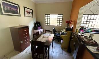 Imagem 7: Casa para venda possui 200 metros quadrados com 3 quartos em Jardim Guanabara - Dourados