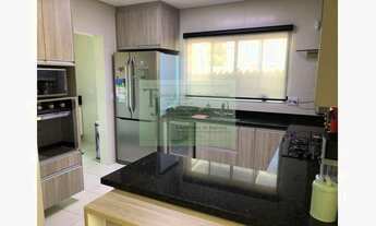 Imagem 4: Casa de 227m² com 3 suítes 4 vagas em condomínio totalmente fechado