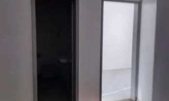 Imagem 5: Apartamento com 2 dormitórios, sala, cozinha, banheiro, área de serviço fechada e sacada