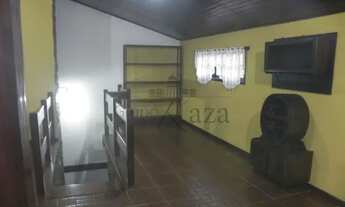 Imagem 2: Sobrado para aluguel tem 354 metros quadrados com 4 quartos